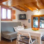 Lakeside - Lakefront Private Garden With Private Access To The Appartamento