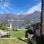 Lakeside - Lakefront Private Garden With Private Access To The