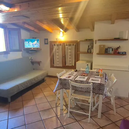 Lakeside - Lakefront Private Garden With Private Access To The Appartamento *
