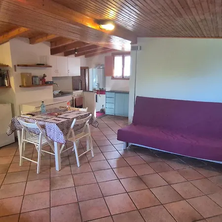 Lakeside - Lakefront Private Garden With Private Access To The