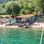 شقة Lakeside - Lakefront Private Garden With Private Access To The