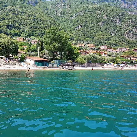 Lakeside - Lakefront Private Garden With Private Access To The